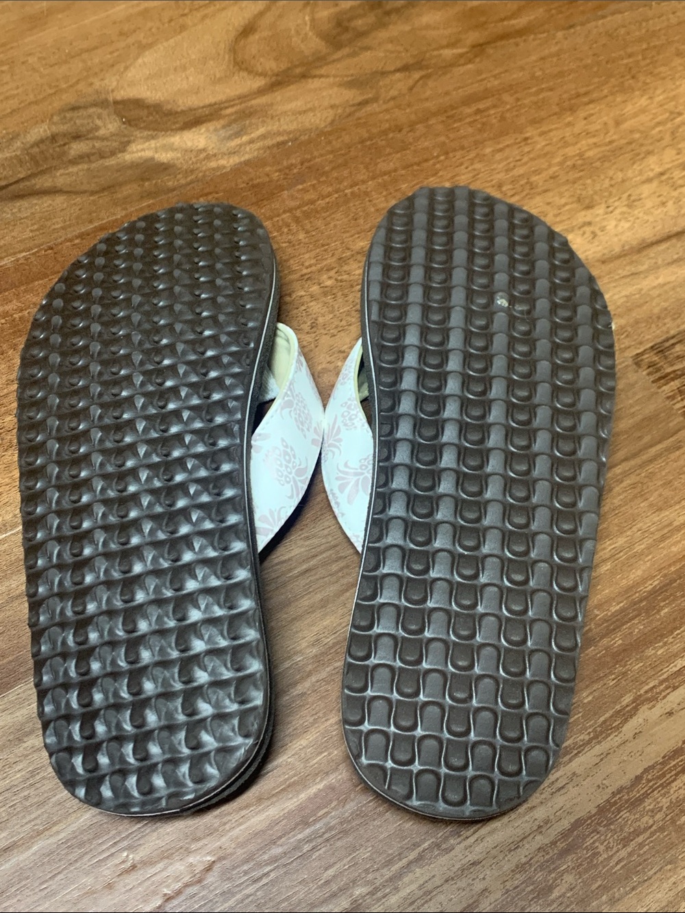 Savvy Dana Flip Flops NWOT - Picture 4 of 7